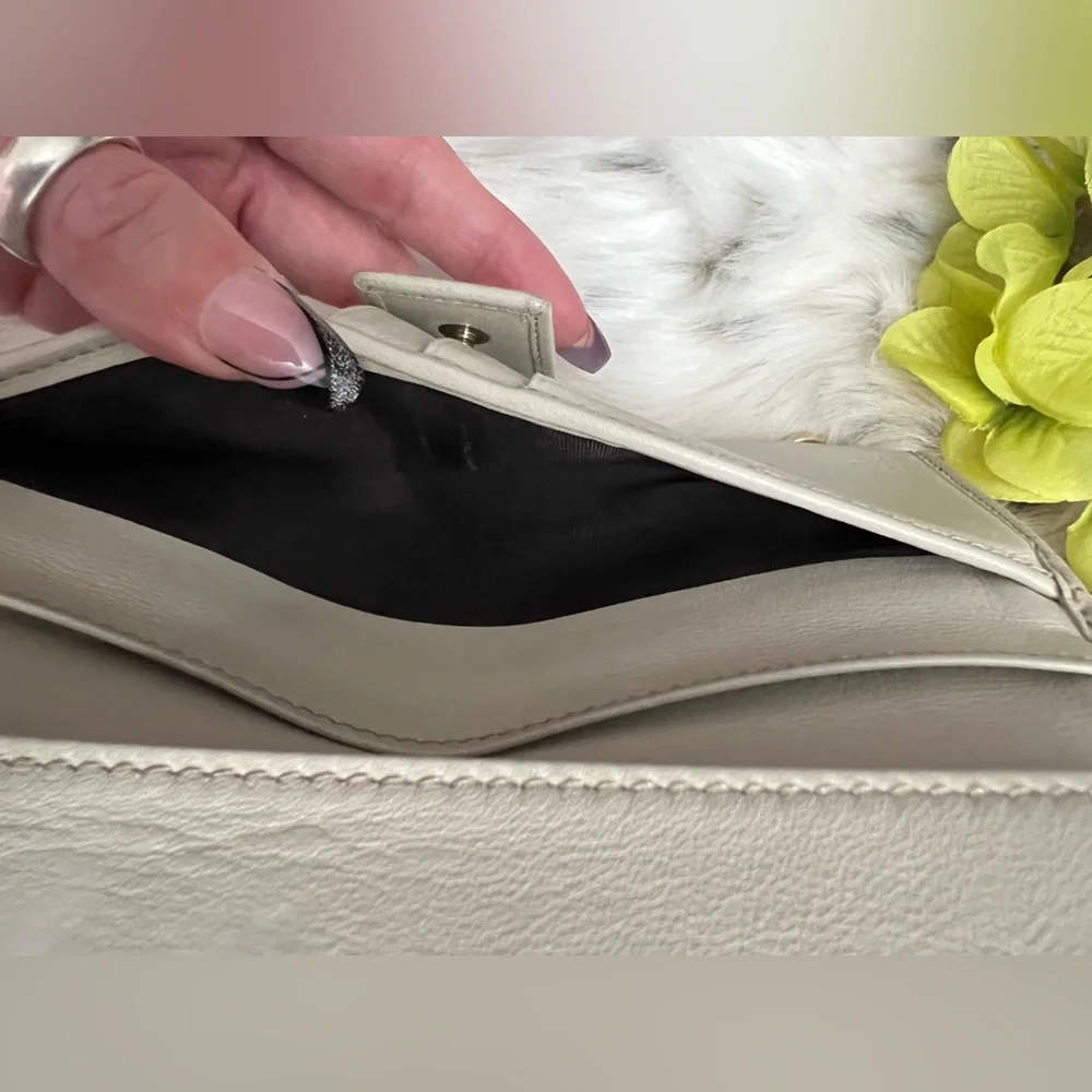 Gucci Long Wallet with Charms - Picture 15 of 15